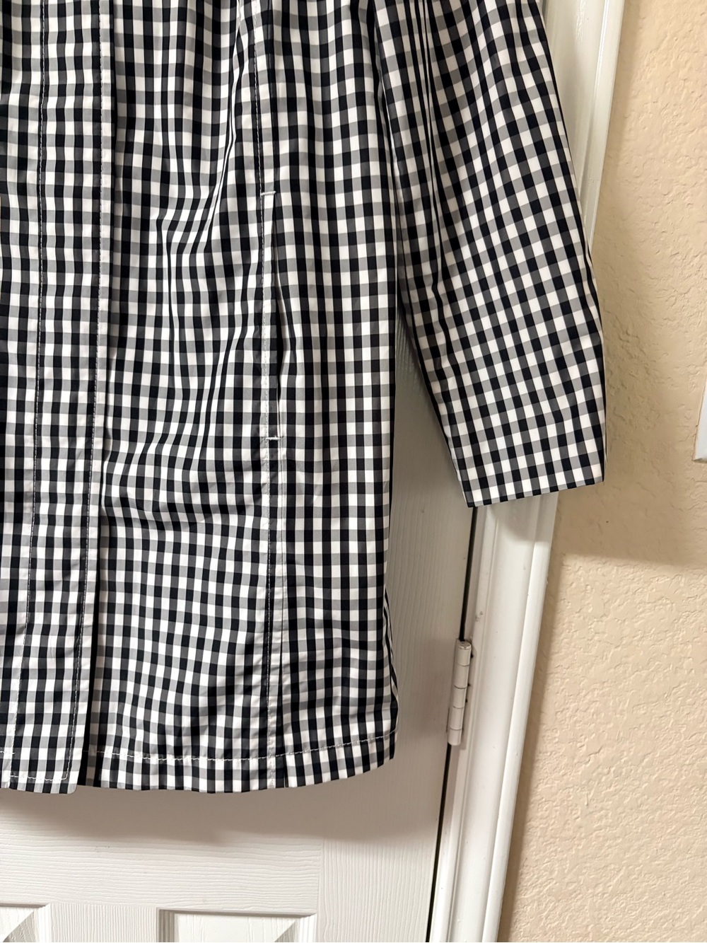 Talbots Classic Gingham Mac Black & White Button-Up Raincoat Trench Size 8 - Picture 4 of 16